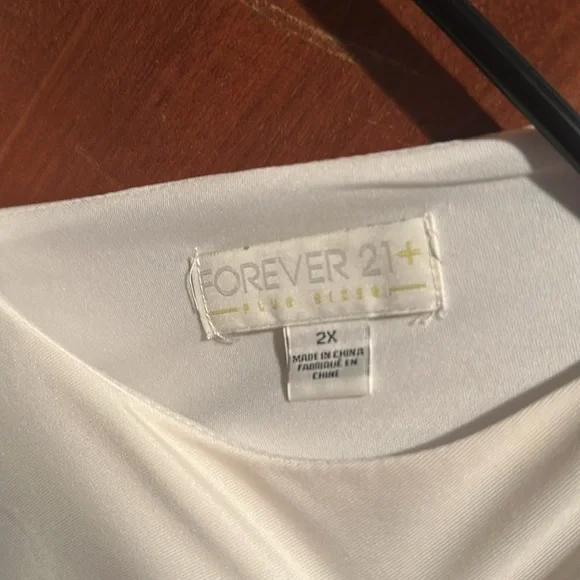 2X knee length loose fitting dress - Picture 2 of 2